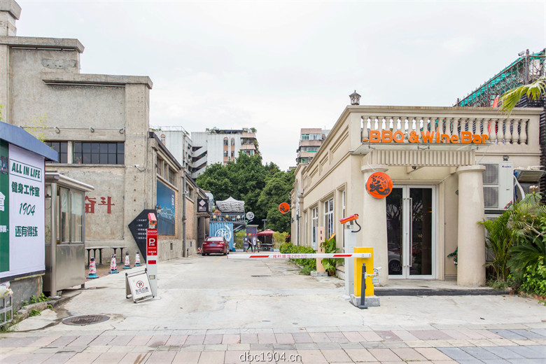 停车场入口